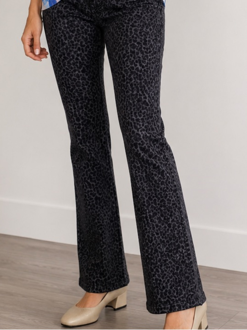 Calvin Klein Charcoal Black gray Leopard Print straight Pants Size 10 stretch